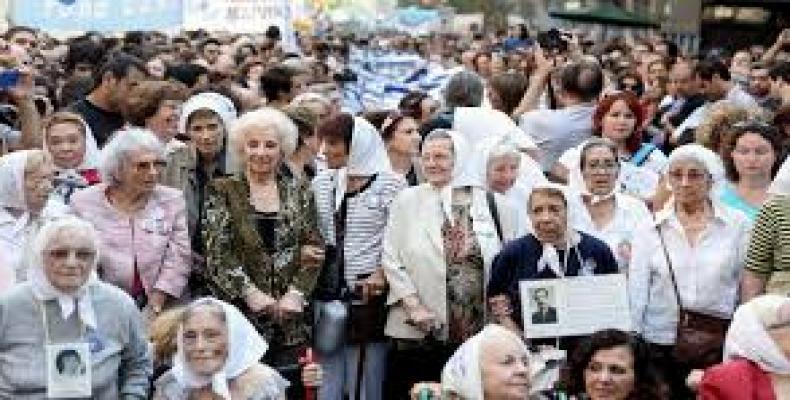 Madres de la Plaza de Mayo en anterior protesta contra gobierno de Macri