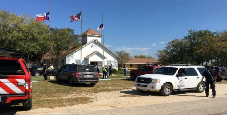 The police cordoned off the First Baptist Church in Sutherland Springs, Texas.(Reuters)