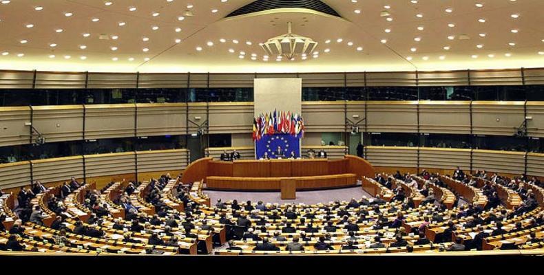 Parlamento Europeu chama a endurecer combate ao terrorismo.