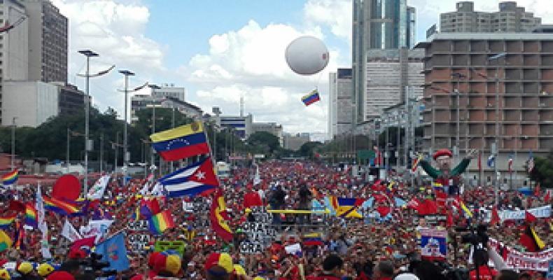une manifestation monstre appuyait le gouvernement bolivarien ce jeudi à Caracas