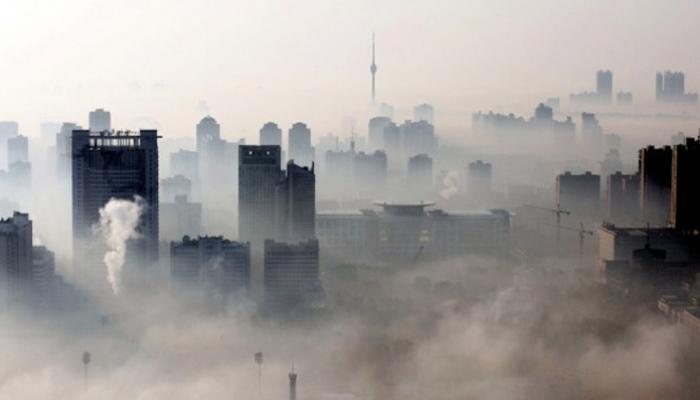 Muchos bebés viven en áreas donde la contaminación atmosférica es al menos seis veces mayor que los límites internacionales permitido. Foto: Archivo