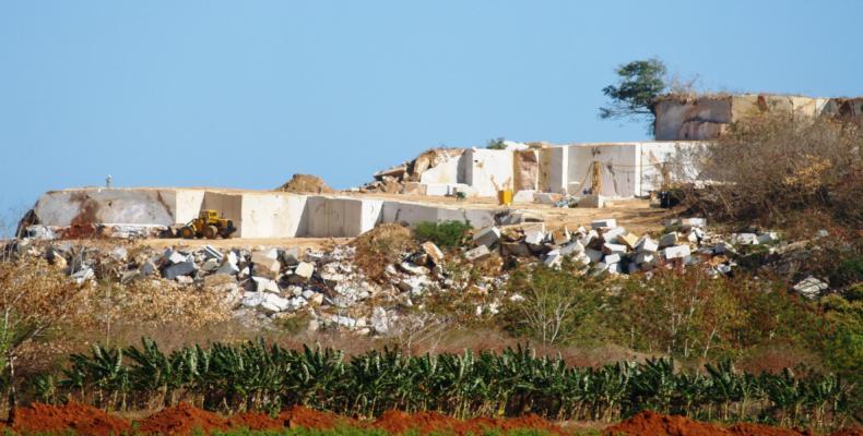 Estudos geológicos identificam jazidas minerais em Cuba .
