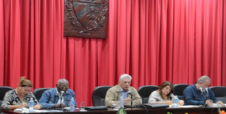 Si en una trinchera se defiende a la Revolución es en la producción de alimentos, señaló Díaz-Canel. Fotos:@PresidenciaCuba