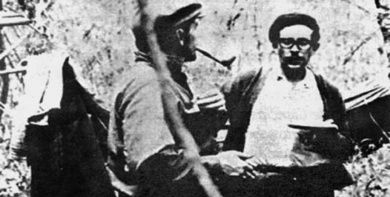 Rodolfo Saldañá junto al Che Guevara en Boliviaa