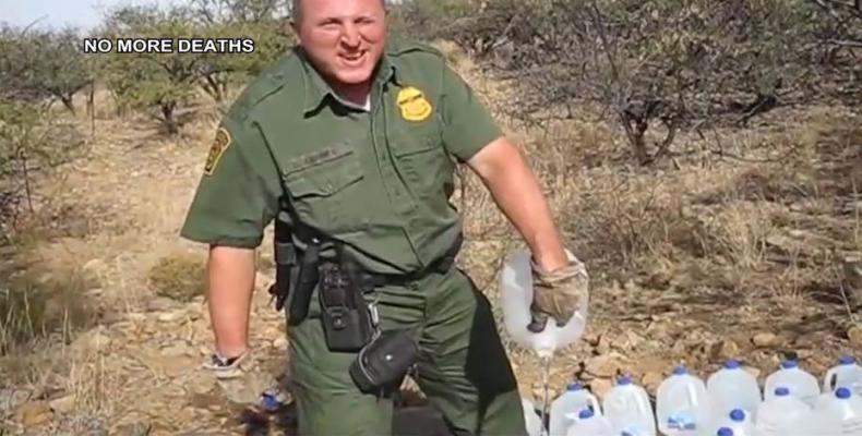 U.S. Border Patrol agents confiscate water and food on Mexico border (Photo: No More Deaths)