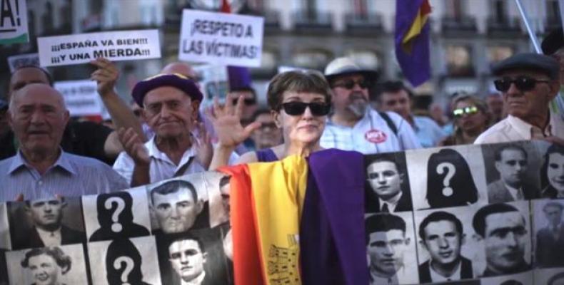 Protest in Spain demands justice for victims of Francisco Franco.  Photo: EFE