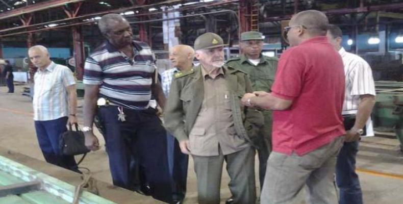 El Comandante de la Revolución fue acompañado en su recorrido por las principales autoridades del PCC y el Gobierno en la occidental provincia. Foto: Archivo