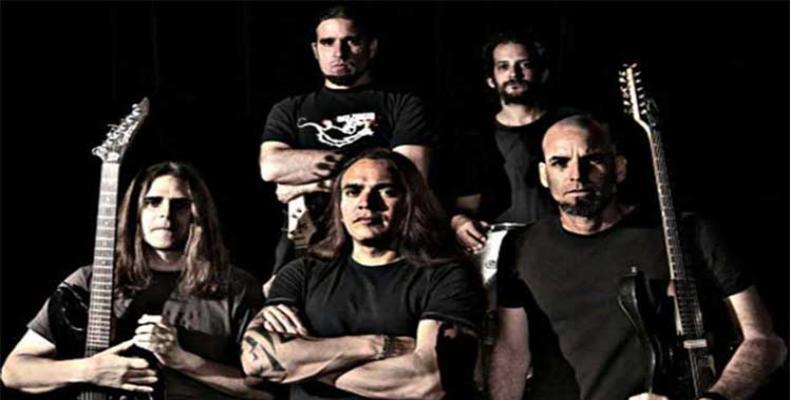La banda cubana de heavy metal Zeus pondrá a tope este viernes  los decibeles en el concierto online. Foto: PL.