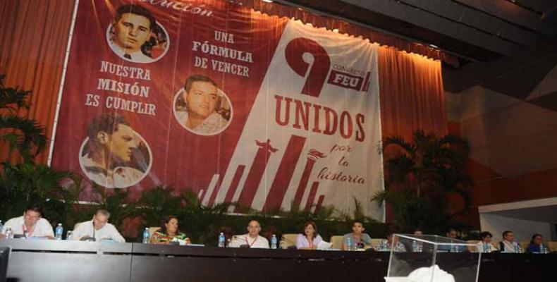 Universitarios cubanos aseguran su compromiso con la Revolución. Foto:PL.