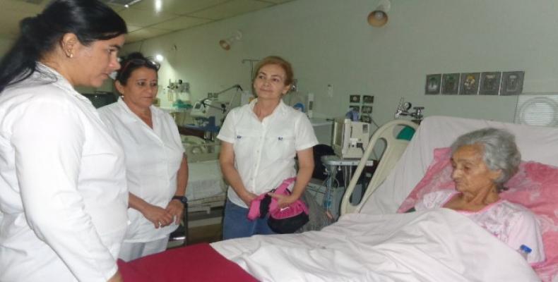 Bajo la pupila insomne del personal médico cubano María Elvira se recupera satisfactoriamente.Foto:Jorge Pérez Cruz.