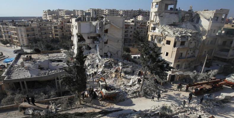 Terroristas dejan barrios destruidos en Idlib