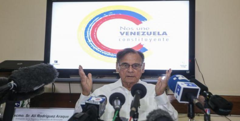 El embajador explicó que Venezuela cerró el 2017 con un éxito innegable pese a guarimbas y agresiones. Foto: Archivo
