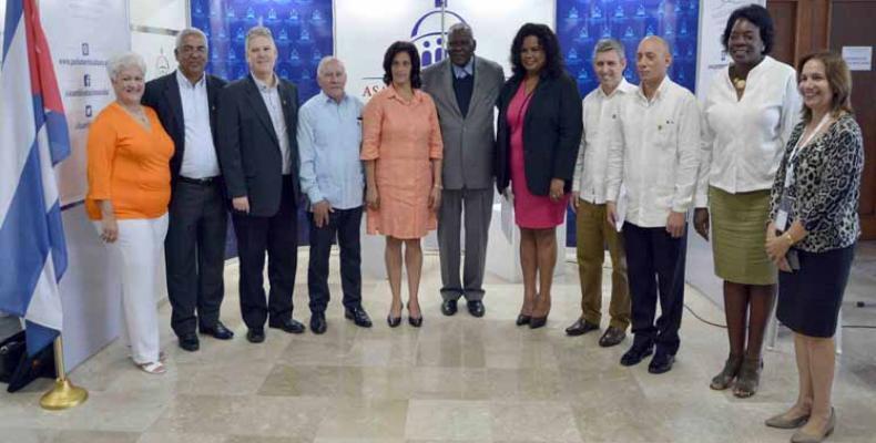 Nuevos miembros del Parlamento cubano.(Foto:PL)