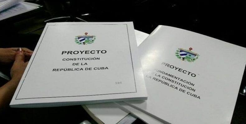 En el texto se amplían las gamas de derechos de los ciudadanos y las formas de garantizar el ejercicio de los mismos. Fotos: Archivo