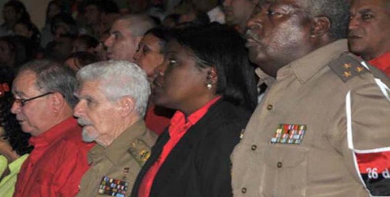 Ramiró Valdes y otros dirigentes en acto por aniversario Levantamiento de Santiago de Cuba.  Foto: Diario Granma