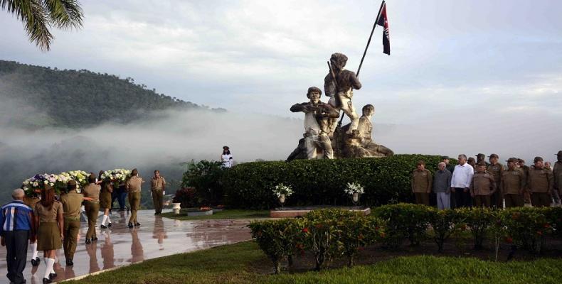 El Mausoleo está enclavado en la loma La Esperanza. Fotos: Miguel Rubiera Justiz