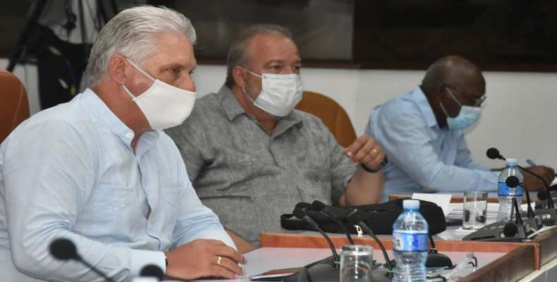 From left to right&gt; Díaz-Canel, Marrero Cruz and Valdés Mesa.  (Photo: Estudios Revolucion)