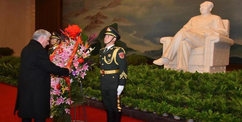 Díaz-Canel rinde homenaje a Mao Zedong