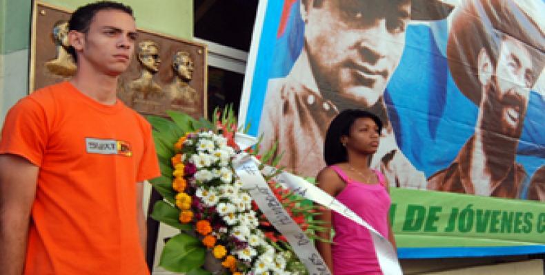 Cubanos rinden homenaje a los mártires de  Humboldt.
