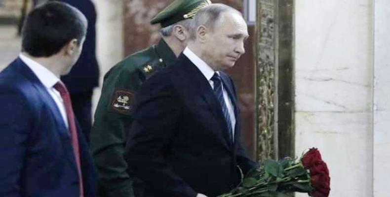 Putin en sepelio de embajador ruso asesinado en Turquía.  Foto:  Sputnik