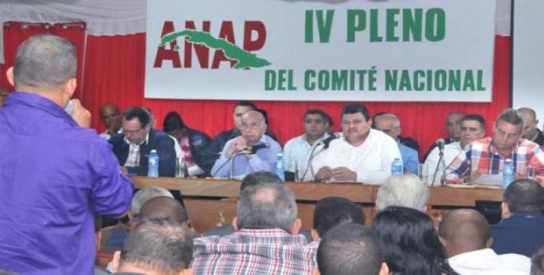 Machado Ventura presidiendo pleno de la Anap. Foto: Diario Granma