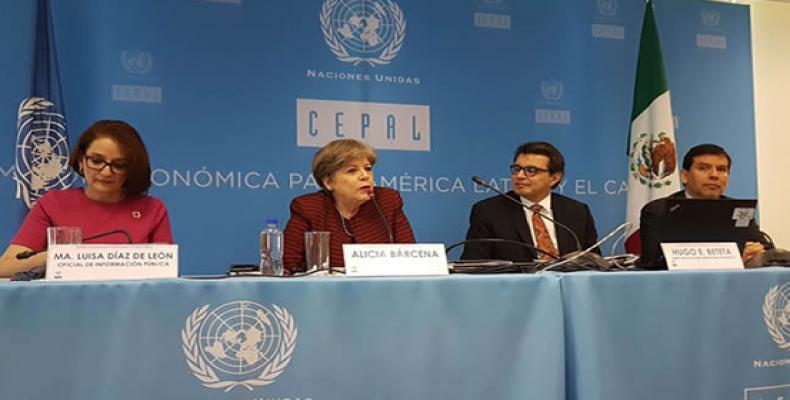 ECLAC Executive Secretary, Alicia Bárcena (center) during the launch of the report held in Mexico City. Photo: ECLAC