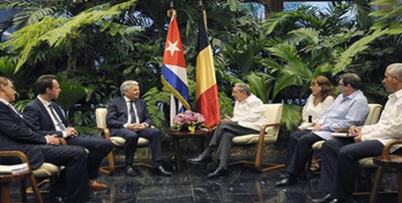 Dans le cadre de sa visite à Cuba, le ministre belge des Affaires étrangères a été reçu par le président Raul Castro