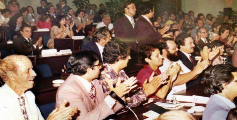 Representatives of the Cuban emigration applaud Fidel’s speech on the relations between Cuba and the émigré community on December 8, 1978