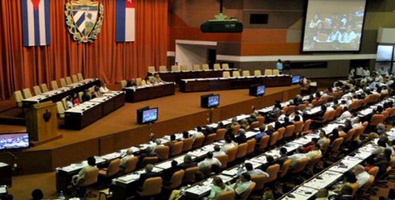 La Asamblea Nacional del Poder Popular de Cuba tendrá entre sus 605 diputados a representantes municipales electos en reuniones de vecinos.Foto:Archivo.