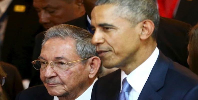 Raúl Castro (I) y Barack Obama (D). Foto: Archivo