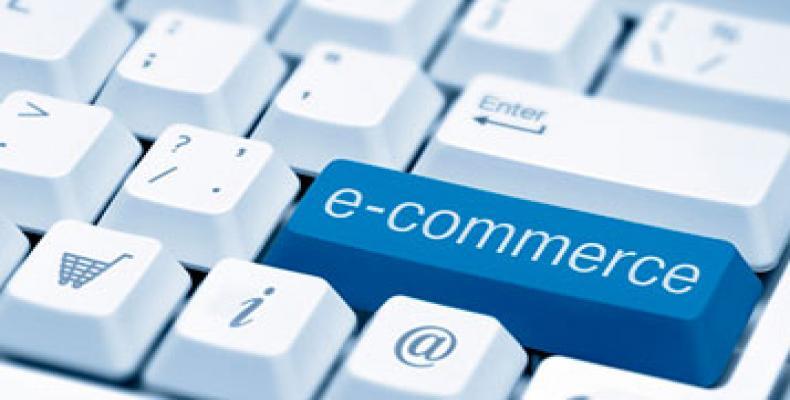 El comercio electrónico, también conocido como E-commerce, funciona como una tienda en línea. Foto: okhosting.com.