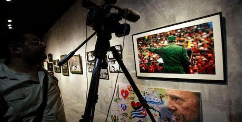 Muestra fotográfica “Fidel es Fidel”. Foto tomada de Telesur.