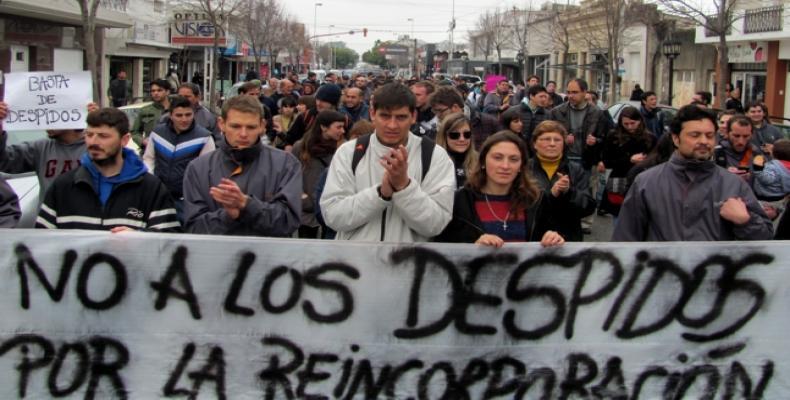 Manifestación contra política de despidos del gobierno de Macri
