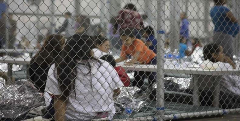 U.S. judge to appoint independent monitor to oversee detention centers with children.  Photo: AFP