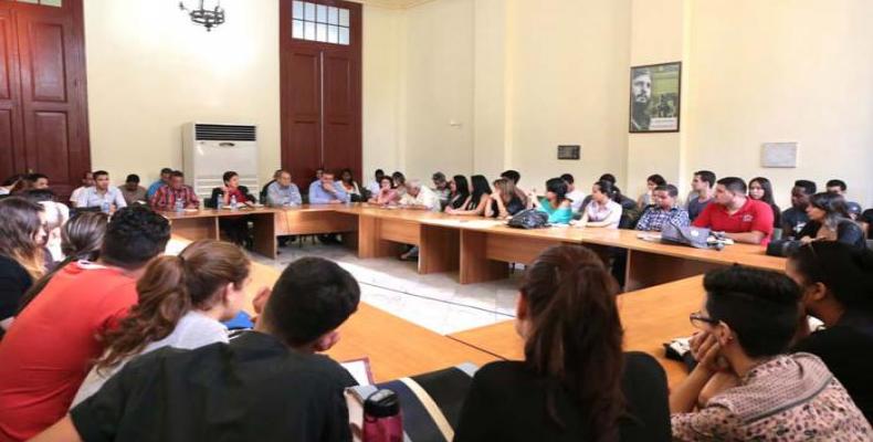 El debate fue en la Facultad de Derecho de la Universidad de La Habana.  Foto: Diario Granma
