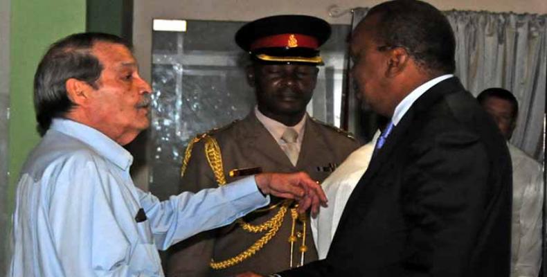 A son arrivée, le président Kenyatta a été accueilli