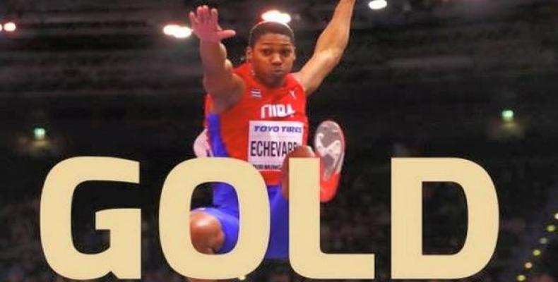 Juan Miguel Echevarría est devenu le plus jeune champion du monde du saut en longueur en stade couvert. Photo: Gettyimages