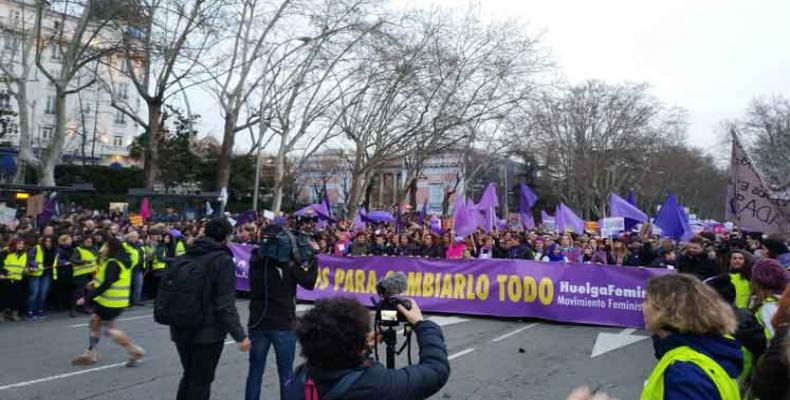 Millones de personas salieron a las principales ciudades de España para exigir la plena igualdad de las féminas.Foto:PL