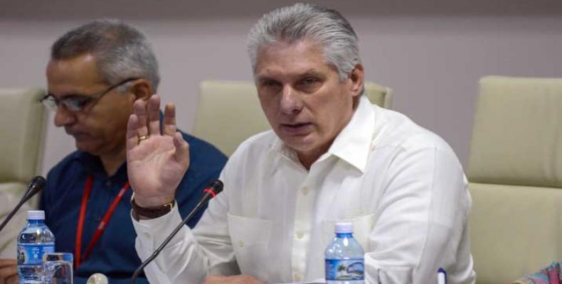 El dignatario propuso que las universidades cubanas incluyan en los currículos de todas las carreras elementos del desarrollo local. Fotos: Ariel Ley Royero