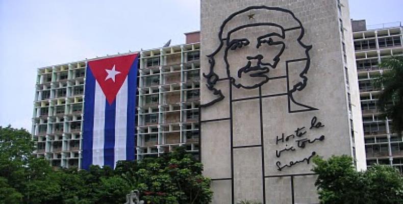 Edificio del MININT, frente a la Plaza de la Revolución José Martí, en La Habana. Foto: Radio Rebelde