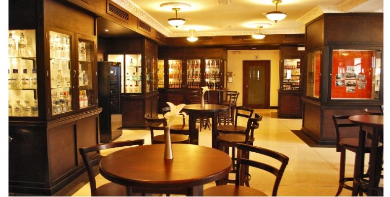Vista interior del famoso bar habanero. Foto/ Internet