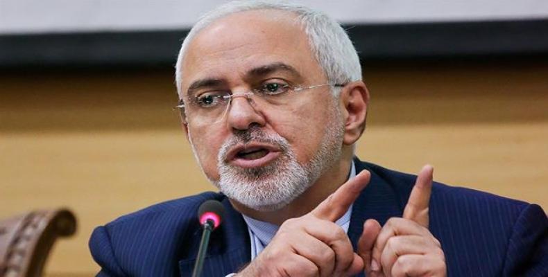 Iranian Foreign Minister Mohammad Javad Zarif speaks at a meeting with representatives of Iran's Chamber of Commerce, Industries, Mines and Agriculture in Tehra