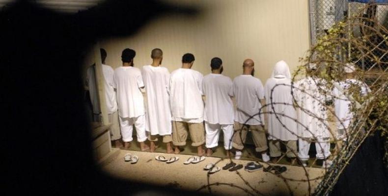 Guantanamo Bay prisoners in 2007.   Photo: Reuters