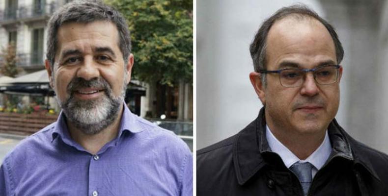 'Denunciamos el bloqueo a la justicia europea que el Tribunal Constitucional nos impone', indicaron los líderes separatistas catalanes Jordi Sánchez y Jordi Tur