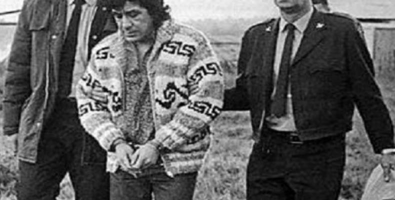 Arrest of Leonard Peltier on February 6, 1976.  Photo: Google Sites