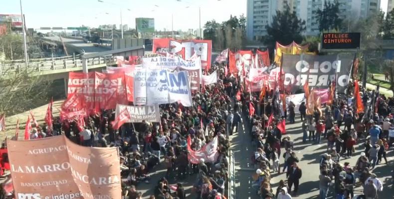 Argentina's unions begin campaign against IMF budget in front of Congress.  Photo: EFE