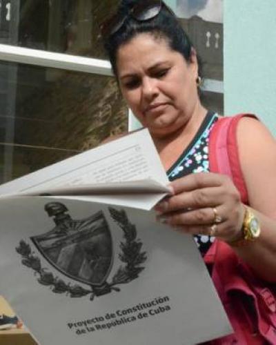 La consulta popular acerca de la futura Ley de Leyes de Cuba coincide con el proceso asambleario para el X Congreso de la FMC. Foto: ACN