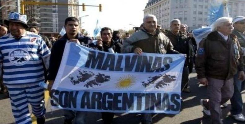 A protest in favor of the Malvinas Islands in Buenos Aires.  (Photo: Reuters)