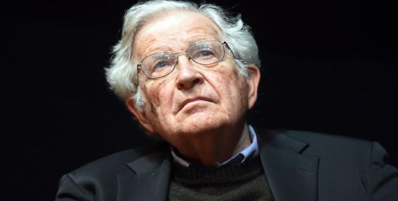 Noam Chomsky signs manifesto warning against Brazil's fascist candidate.  Photo: teleSUR