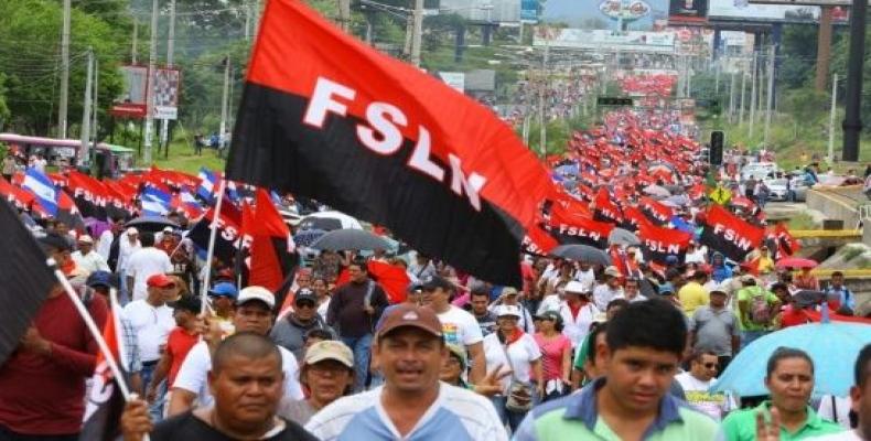 Marcha multitudinaria en apoyo al gobierno sandinista